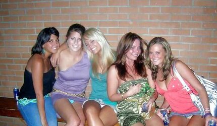 Upskirt Groups