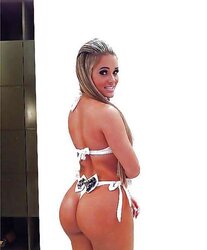 YAM-SIZED BACKSIDE BI-OTCHES