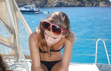 TEENAGER G-SPOTS 04 - COMMENT MESSY