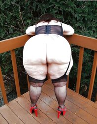 Luxurious Huge Gams