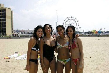 Super-Sexy Indian Molten Desi Honies