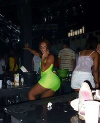 Bundas e algumas bucetas