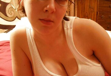 Cute Phat boobed Clio