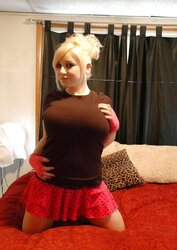 HUGE-CHESTED BLONDIE TEENAGER C5M