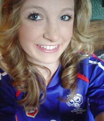 Redhead inexperienced teenager selfshots