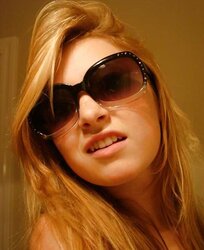 Redhead inexperienced teenager selfshots