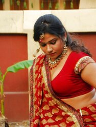 Gorgeous Jyothi Aunty