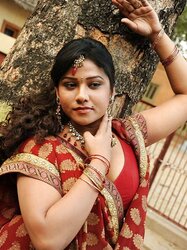 Gorgeous Jyothi Aunty