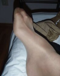 Femmes in nylons