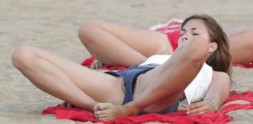 Some epic bums in the beach...