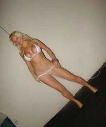 BLOND LATINA