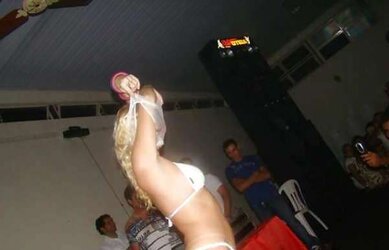 BLOND LATINA
