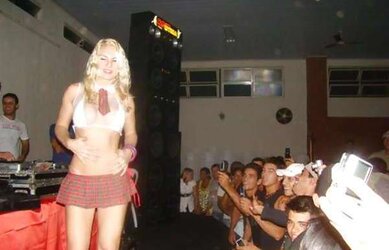 BLOND LATINA