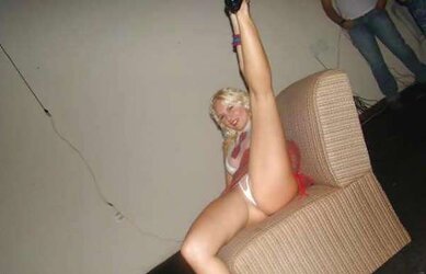 BLOND LATINA
