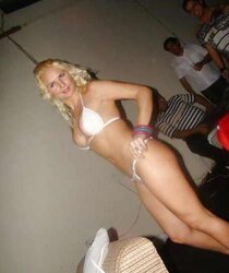 BLOND LATINA