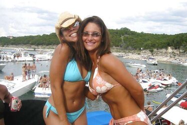 YOUTHFUL BEACH DAMSELS