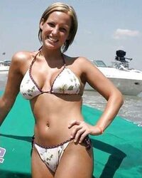 YOUTHFUL BEACH DAMSELS
