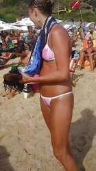 YOUTHFUL BEACH DAMSELS