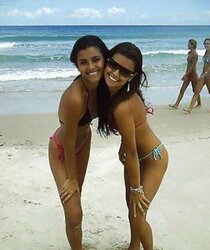 YOUTHFUL BEACH DAMSELS