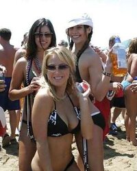 YOUTHFUL BEACH DAMSELS