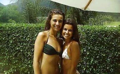 YOUTHFUL BEACH DAMSELS