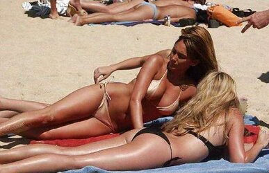 YOUTHFUL BEACH DAMSELS