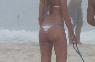 YOUTHFUL BEACH DAMSELS