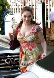 Kelly Brook Bosom Candids in Los Angeles