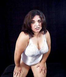 Dark-Haired PLUMPER getting unclothed