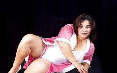 Dark-Haired PLUMPER getting unclothed