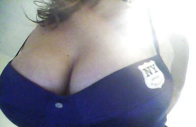 Estoy mansturbandome, haganme comentarios sucios mmmmm