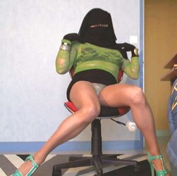 Leila niqab