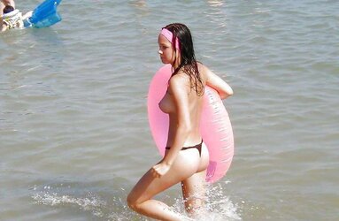 Super-Steamy Melons at the Beach