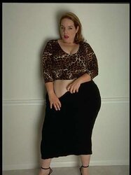 Broad thighs Smallish Titty