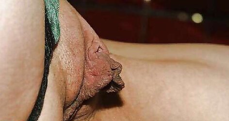 Ample Clitties