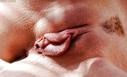 Ample Clitties
