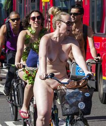 Sport Bare Bike #rec Cunny Demonstrating on Bicycle Gall