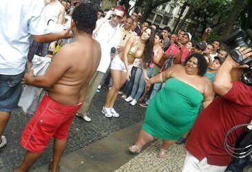 Mulher Fruta Pao