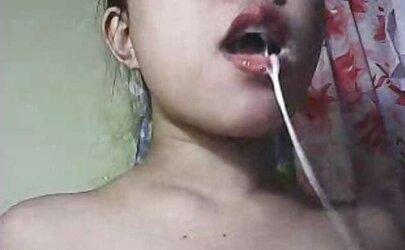 Bangkok teenager sloppy face faux-cock display on webcam