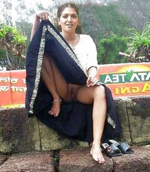 UPSKIRT NO UNDIES