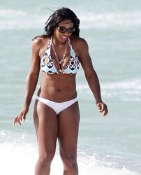 Serena Williams: Bathing Suit Muscle RUMP Pics