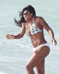 Serena Williams: Bathing Suit Muscle RUMP Pics