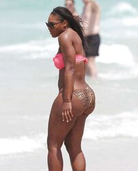 Serena Williams: Bathing Suit Muscle RUMP Pics