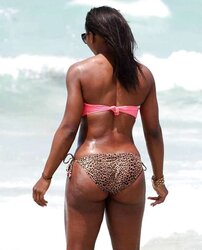 Serena Williams: Bathing Suit Muscle RUMP Pics