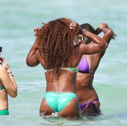 Serena Williams: Bathing Suit Muscle RUMP Pics
