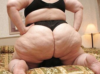 PLUMPER Facesitting