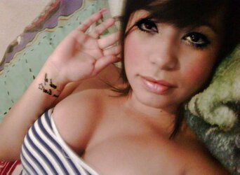 Phat Ass White Girl Latina ghetto caboose (dressed)