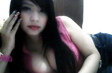 Phat Ass White Girl Latina ghetto caboose (dressed)