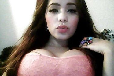 Phat Ass White Girl Latina ghetto caboose (dressed)