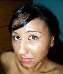 JUNGE GEILE SCHLAMPEN LIEBEN SPERMA IM GESICHT